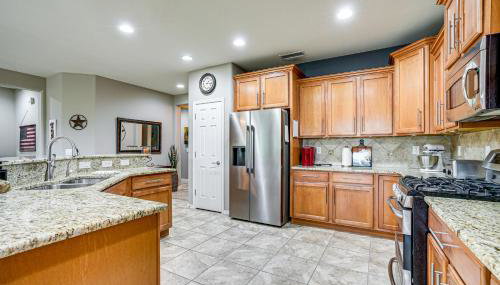 Backyard Paradise and Community Perks Buckeye Oasis - Foto 3