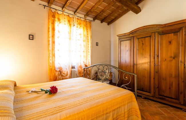 Farmhouse in Tuscany With Panoramic Pool - Photo 4