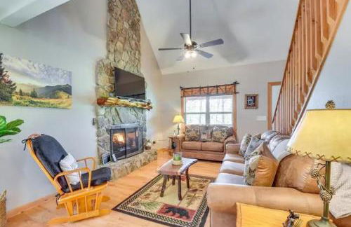 Cozy North GA Cabin 3BR3BA, Fire Pit & Game Rm - Foto 10