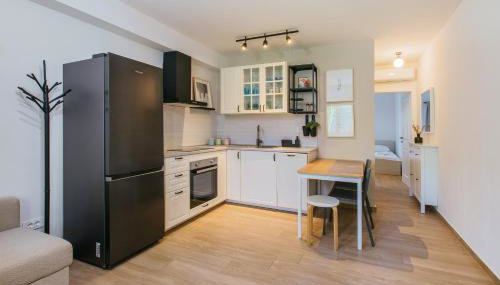 Peaceful Family Apartment with PRIVATE GARAGE Free Parking, Split - Foto 2, stove, dishwasher