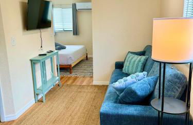 Sun-Drenched 1BR Apt - 5min walk to Beach - Foto 5