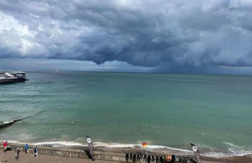 6BR Luxury Beach House Hot Tub & Sea Views - Foto 11