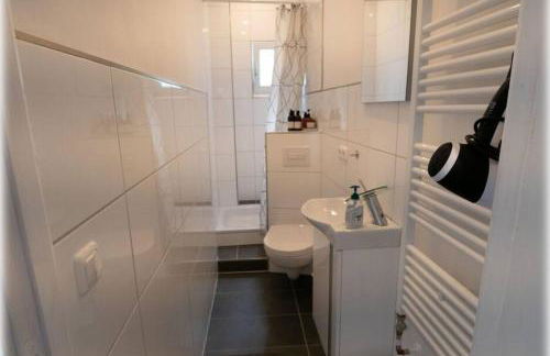 Altbaucharme! 2Zimmer, zentral und 24h Check-in - Foto 7