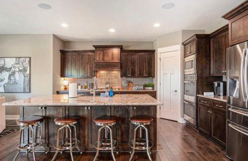 Luxury Stay with Golf Simulator and 3 King Bedrooms - Foto 16