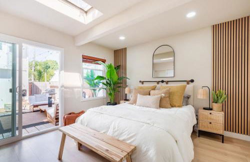 Walk to Beach! Patio, Rooftop, Yard, BBQ! Downtown Huntington - Photo 7