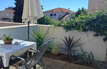 Split Terrace & Free Parking Studio - Foto 1