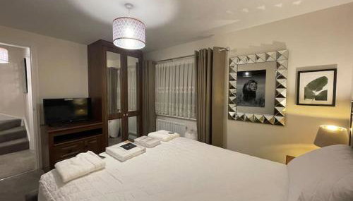 MODERN 4 BEDROOM HOUSE WITH GARDEN & PARKING - Foto 5