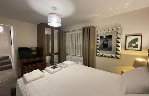 MODERN 4 BEDROOM HOUSE WITH GARDEN & PARKING - Foto 5