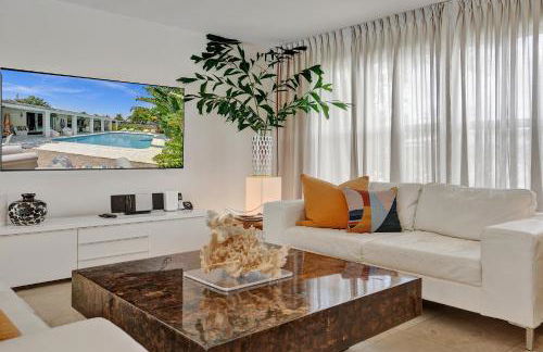 New! Waterfront Heated Pool, Fishing Pier, Designer Touches, 2mi to Beach - Photo 57