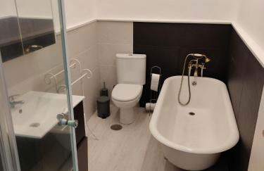 Rua Nova Apartment 28, 3 Dormitorios, WIFI, PS4 y Netflix, a 200m Catedral - Foto 59