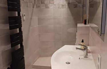 Jonzac Centre Ville - Private Home near Chateau - Photo 4