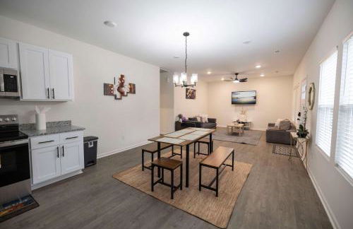 4 Min to Downtown - 10 Min to Elon - Washer and Dryer - Foto 6