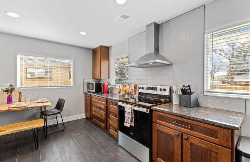 Whole House Relaxing Oasis by Fitzsimmons Campus - Photo 10