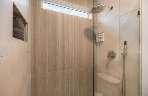 Hygge Hideaway - Breathtaking Lake View & Hot Tub - Foto 7