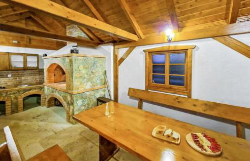 Lovely Home In Gospic With Wifi - Photo 6