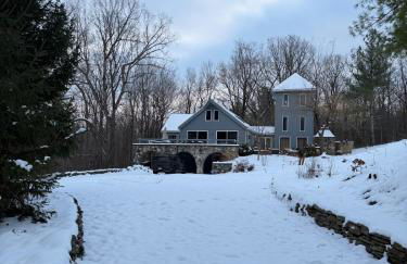 Secluded escape with hot tub, pizza oven, fireplace - Foto 61