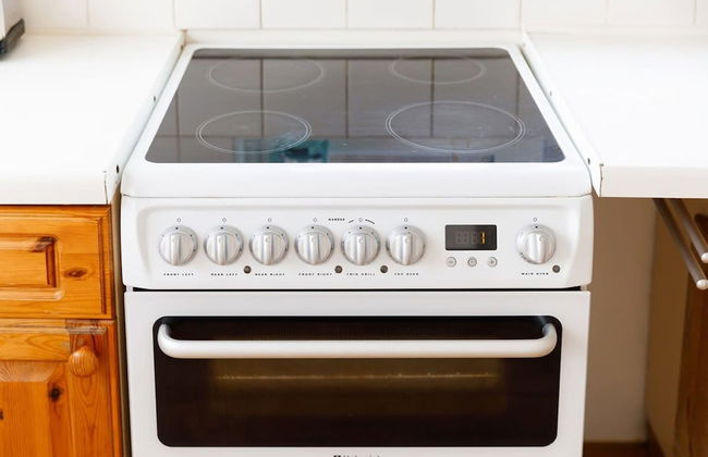 Sunny Seafront Chalet - Sleeps 6 - Photo 50