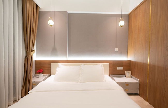 Happy Light Apartment in the Cardinal Court - Photo 11