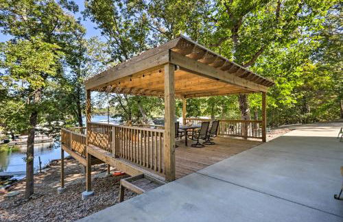 Dock and Jet Ski Slip Lakeside Sunrise Beach Home! - Foto 41