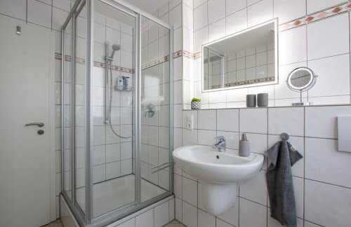 Ferienwohnungen Möhnesee - zentral, stilvoll und ruhig mit Balkon und Boxspringbetten - Foto 3