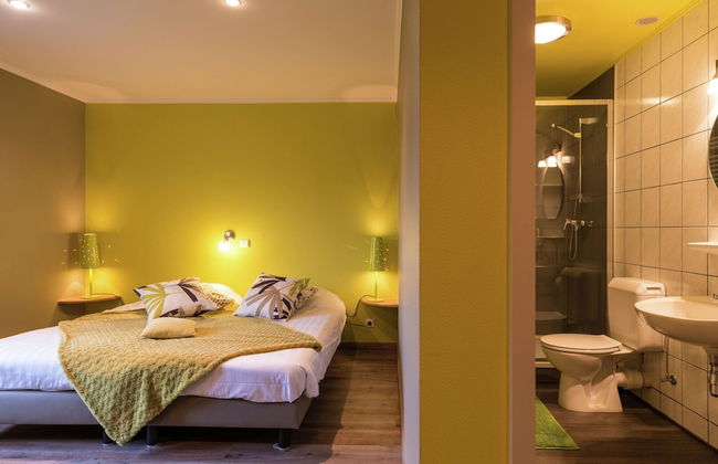 Swanky Holiday Home in Waimes With Indoor Swimming Pool - Photo 2