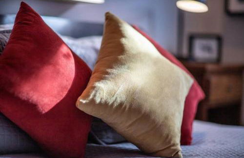 New Distinctive Historical Unit from 5 Star Host - Foto 36