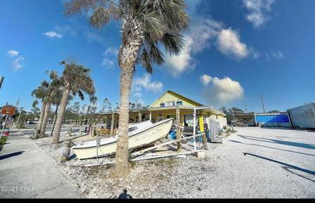 Historic GWALTNEY HOUSE-Cottage at St Andrew's Bay - Photo 28
