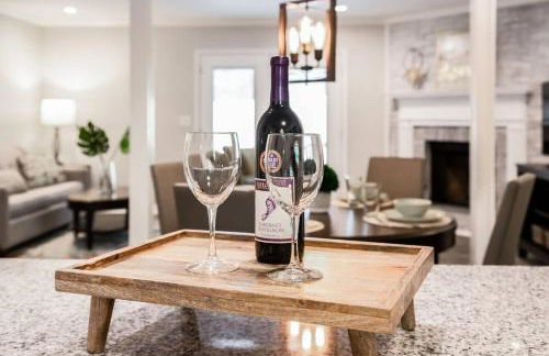 Modern + Cozy Townhome - minutes to Avalon w/king - Foto 40