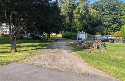 Tranquil Getaway Cottage in Charming, Bethel CT - Foto 30