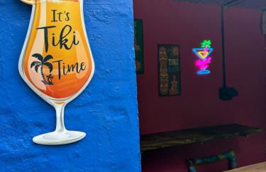 The Funky Hideaway with Hot Tub - Foto 18