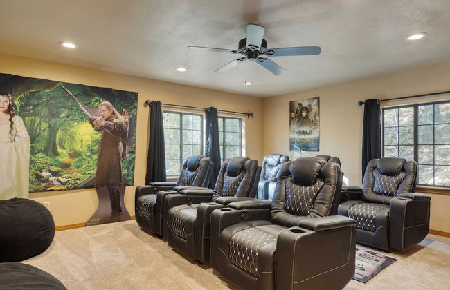 Dream Catcher by Avantstay Deck, Fire Pit, Movie Theater, Game Garage - Foto 23