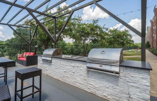 Fourth & River - Top-Floor condo with River Views - 3 King Suites - Foto 27