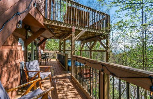 Charming A-Frame Cabin w Hot Tub & Mountain Views - Foto 41