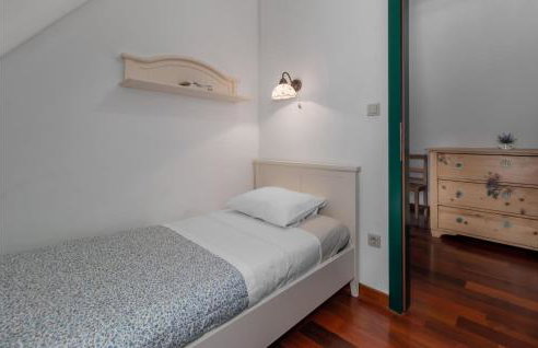 2 Bedroom Gorgeous Home In Frkasic - Photo 33