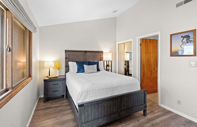 Hikers Hideaway Cozy Resort Condo w/ Pool & More - Foto 3