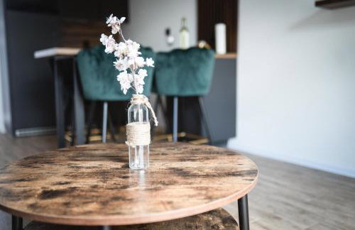 VILLAGE RESORT Sauna & Jacuzzi & Netflix - Photo 24