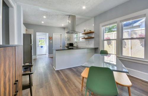 High Point Vacation Rental with Private Deck and Yard! - Foto 8