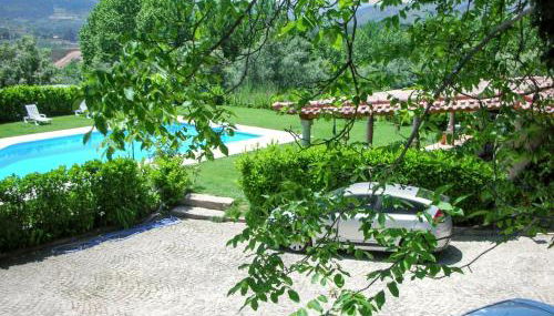 Charming Villa in Pedraça with Shared Pool - Foto 2