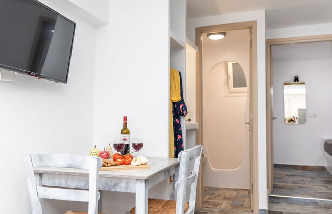 Depis Luxury Suites - Photo 55