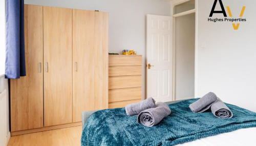 Northampton Pop Art House - Free Parking - Fast Wi Fi by AV Hughes Properties - Foto 3