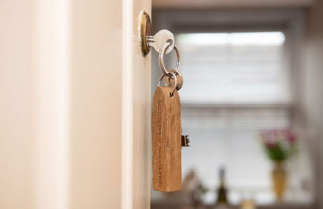 Milton House Studio Apartment Suites - Photo 9