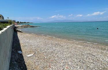 Stunning Beachfront Apartment Strátos - Foto 17