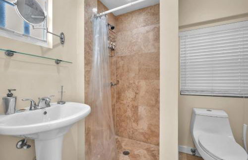 Grove Bay Bungalow - 2/2 Gated Cottage-Walk to Bay - Foto 16