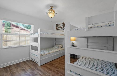 Coastal Home 10 min to the Beach - Foto 23