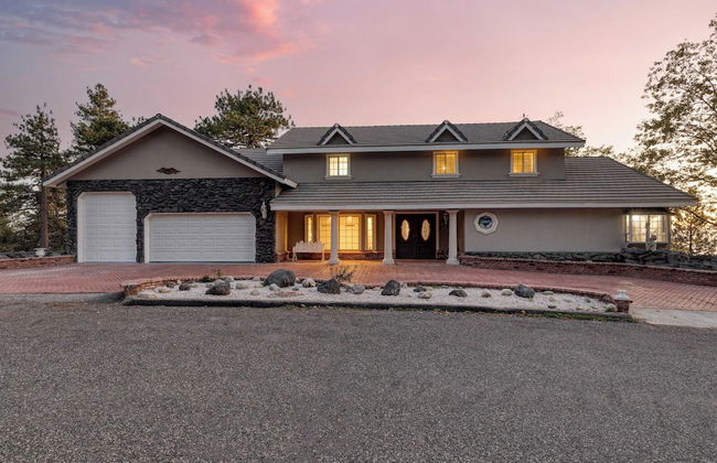 Views, Hot Tub, Firepit, Game Room, Playground Enchanted Forest by Avantstay - Foto 46