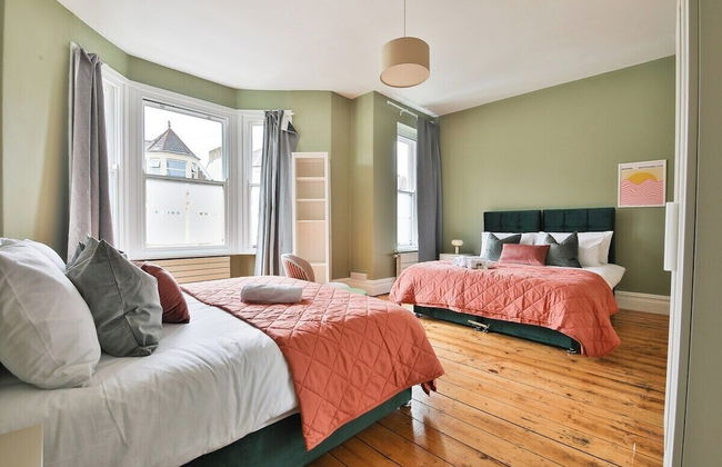 4 Bed House with Pool Table & Parking - Foto 25