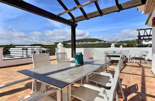 Superb 3-bed penthouse minutes drive to the beach - Foto 23