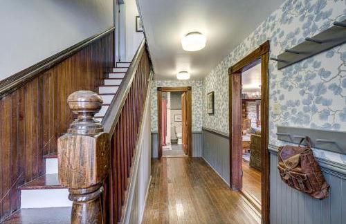 3 and Picturesque Acres! Historic Lexington Farmhouse - Foto 25