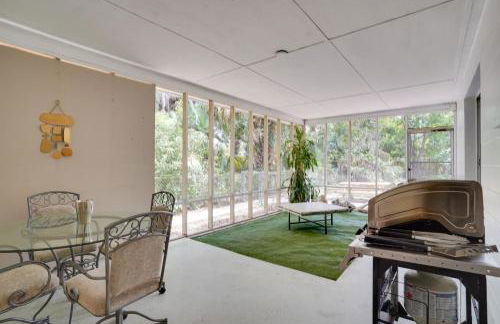 Charming Mid-Century House - Just Steps to Lake! - Foto 22