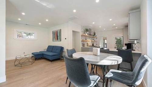 East Sac Getaway, Walking Distance to Hospitals - Photo 5